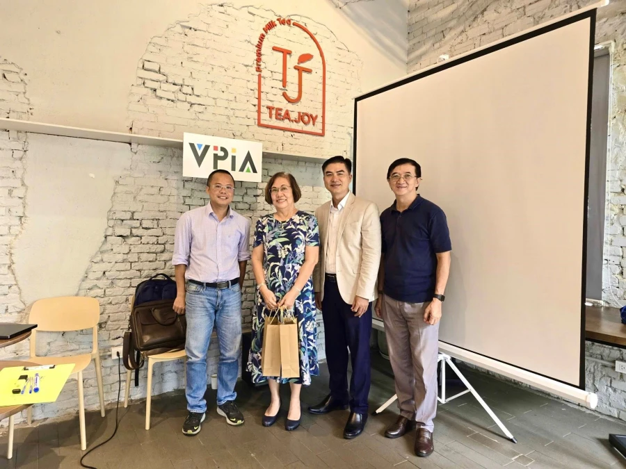 SATURDAY MORNING COFFEE WITH MEMBERS OF VIETNAM PAINT AND INK ASSOCIATION (VPIA)
